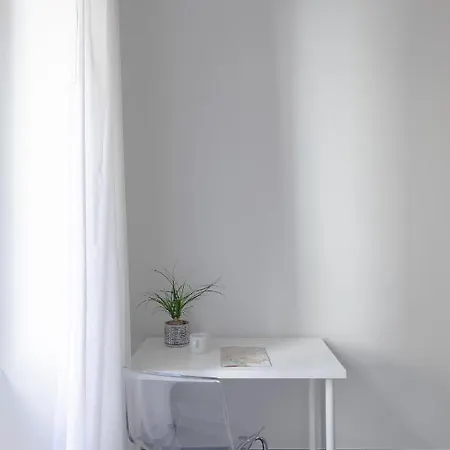 Leone Iv Private Apartment